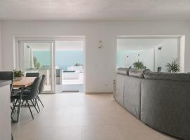 neues Haus Meerblick,Heizung Pool das ganze Jahr，位于Brunella的酒店