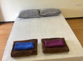 The Seashell Melaka Pool View Upper Room，位于Kampong Hilir的酒店