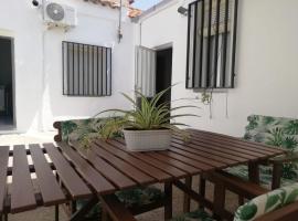 Casa de Tina y Cora，位于Mora的酒店