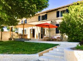 Auberge Casa Sana，位于Pillac的宠物友好酒店