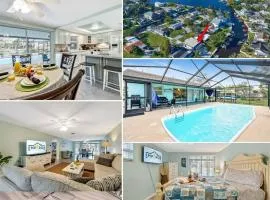Cozy Oasis Screened Pool, Picturesque Canal Views!