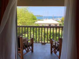 Falmouth Sea View Loft，位于Falmouth的酒店