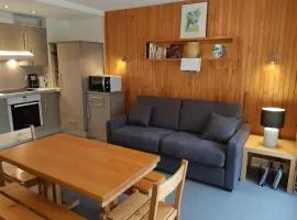 Appartement 2 pièces avec balcon au coeur de Courchevel 1550, proche des pistes et commerces - FR-1-514-7