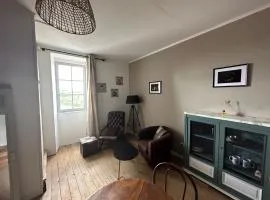 Au Cœur de GENSAC, village de charme dominant la Dordogne