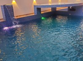 TOUR EIFFEL HoTEL BENIN，位于波多诺伏的酒店