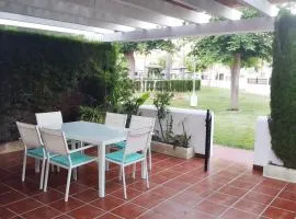 Chalet Adosado con dos terrazas y piscina