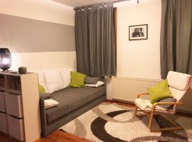 Cozy Home in Nature Park - Gemütliches Appartement im Ski- und Wandergebiet，位于Kapellen的酒店