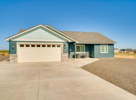 Charming Home about Half-Mi to Potholes State Park，位于Othello的酒店