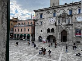 Suite Piazza del Popolo，位于阿斯科利皮切诺的酒店