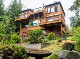 Stylish Deception Pass Retreat with Bay Views，位于奥克港的酒店