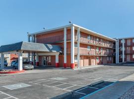 Pueblo Inn，位于普韦布洛的酒店