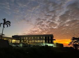 Laska Hotel & Resort Ciletuh，位于Ciemas的酒店