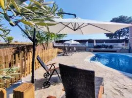 Preciosa villa para grupos grandes con piscina y BBQ