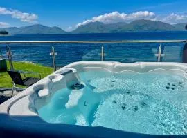 Loch Linnhe Waterfront Lodges with Hot Tubs