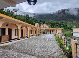 Shri Krishna farms& resorts，位于Barkot的酒店