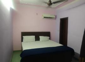 Hotel Golden Height2，位于钱德加尔的酒店
