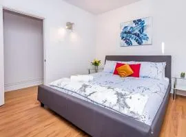 Pet-friendly Apartment - Steps to Rideau Centre