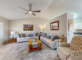 Sun City Charming Retreat，位于Sun City West的酒店