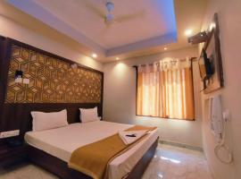 Mor Hotel Park View-সমুদ্র সৈকত পুরীর কাছে পার্ক ভিউ হোটেল-Lift- Wifi with Restaurant Facilities-Near PURI Sea Beach Best Selling & Best Choice of Travellers，位于普里的酒店