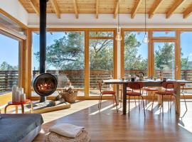 Casa nórdica en el bosque con vistas al mar，位于Mont-ral的酒店
