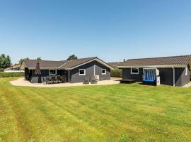 Holiday Home Råde Strandpark Haderslev Xii，位于哈泽斯莱乌的酒店