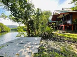 Mangrove bungalow & restaurant