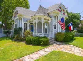 Granbury Home with Fire Pit, Walk to The Square!