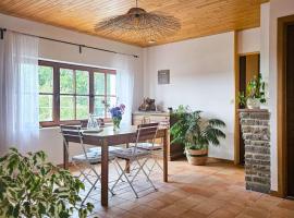 Vue sur les collines，位于艾瓦耶的酒店