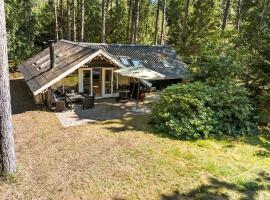 3 Bedroom Amazing Home In Store Fuglede，位于Store Fuglede的酒店