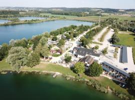 Seehaus Mamming - Hotel - Schlaffässer - Biergarten - Camping，位于Mamming的酒店