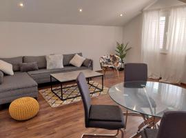 Apartments & Rooms Keti House，位于尼亚卢卡的酒店