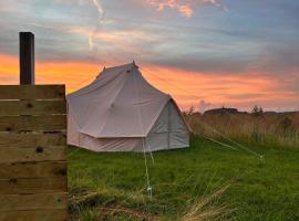 Big tent with real beds and ocean view，位于斯泰厄的豪华帐篷