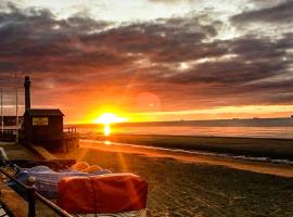 Tranquility at Sandown Bay，位于桑当的酒店