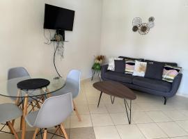 Coco Boho Beach Condo，位于科克的酒店