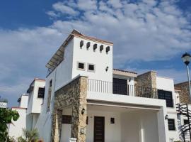 Hermosa Casa familiar azul marino 1，位于La Florida的酒店