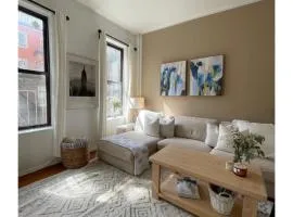 Beautiful 2BR - heart of Manhattan