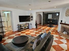 Apartment in big house with private pool & large outdoor space，位于拉尔法斯德尔皮的酒店