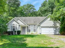 Dog-Friendly Family Retreat Near Chincoteague Bay!
