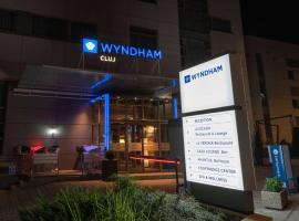 Wyndham Cluj，位于克卢日-纳波卡的带泳池的酒店