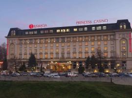 Ramada by Wyndham Plovdiv Trimontium，位于普罗夫迪夫Plovdiv Center的酒店