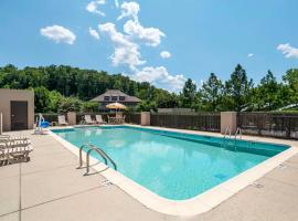 橡树山贝斯特韦斯Plus宾馆，位于佩勒姆的酒店