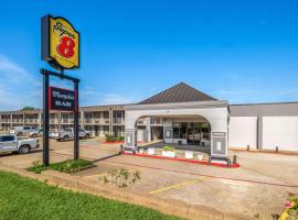 Super 8 by Wyndham Longview/North，位于朗维尤的酒店