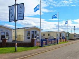 The Chase Holiday Park，位于英戈尔德梅尔斯的豪华帐篷营地