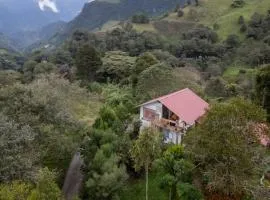 URKU ALLIPACHA Mountain Retreat w/ Organic Garden