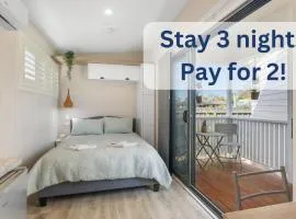 Tiny House Stayz Stay for 3 Pay for 2! - House 3