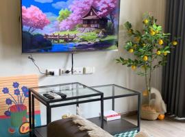 Modern Resort at Onnut BTS Condo Bangkok Free Shuttle bus，位于帕卡农区的酒店