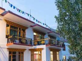 Zamling Donkhang Tabo