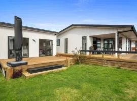 Beachy Serenity - Waihi Beach Holiday Home