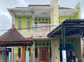 Ijen kingdom guest house，位于Tamansuruh的旅馆