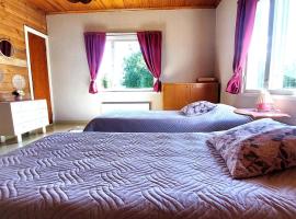 Villa Mummola Kahden makuuhuoneen huoneisto lähellä jokea，位于Simpele的酒店